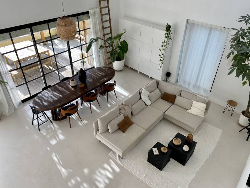 Stone House to Rent for Photo Shoot in Bordeaux, France, Ideal Location for Creative Photography Projects