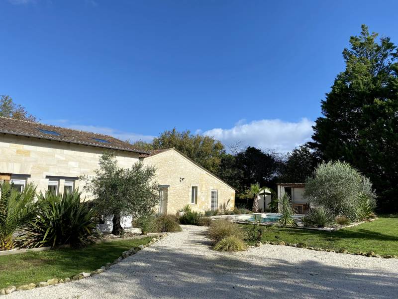 rental agency specializing in locations for professional photo shoots in the city of Bordeaux, FRANCE