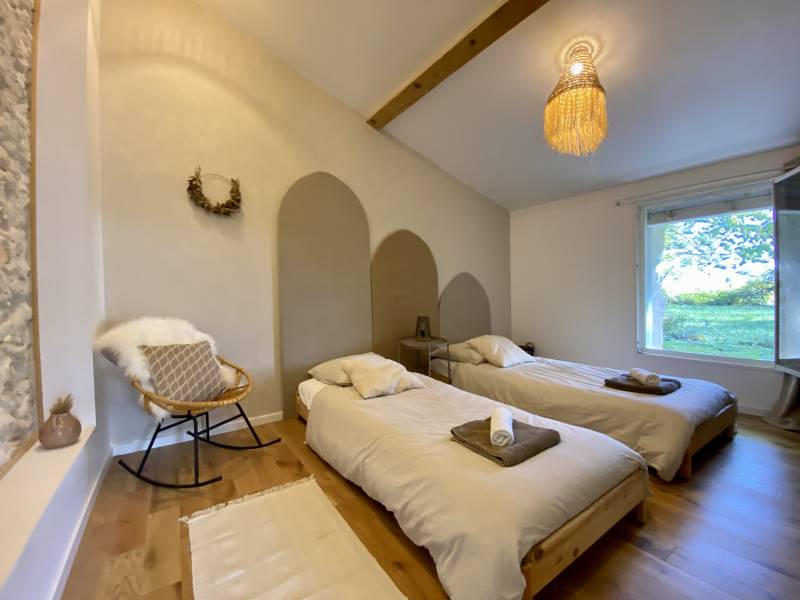 rent a stone venue for shooting in Bordeaux, France, offering an authentic and historic atmosphere ideal for film productions