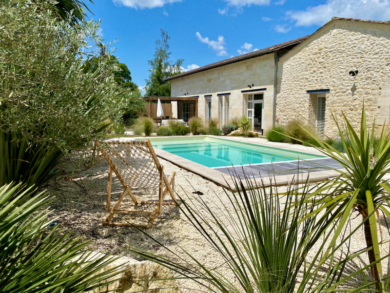 Stone house available for rent for professional photo shoots and filming projects in Bordeaux, FRANCE