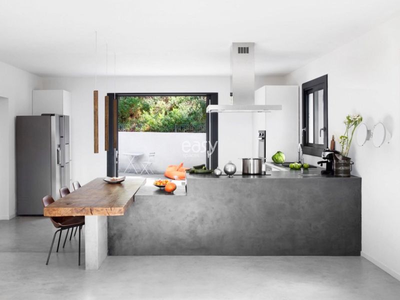 filming location in the beautiful and historic area of Les Baux de Provence