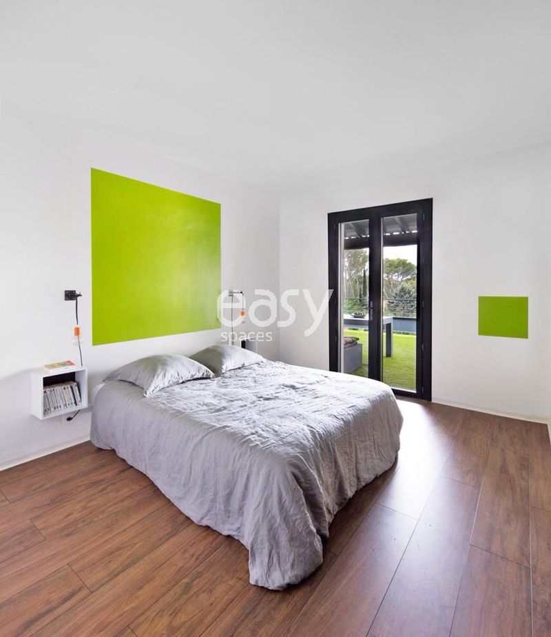 Detailed and Comprehensive Location Scouting and Identification in the Provence Region