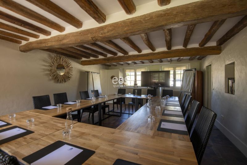 bucolic event venue located in the picturesque and charming surroundings of Paris, FRANCE