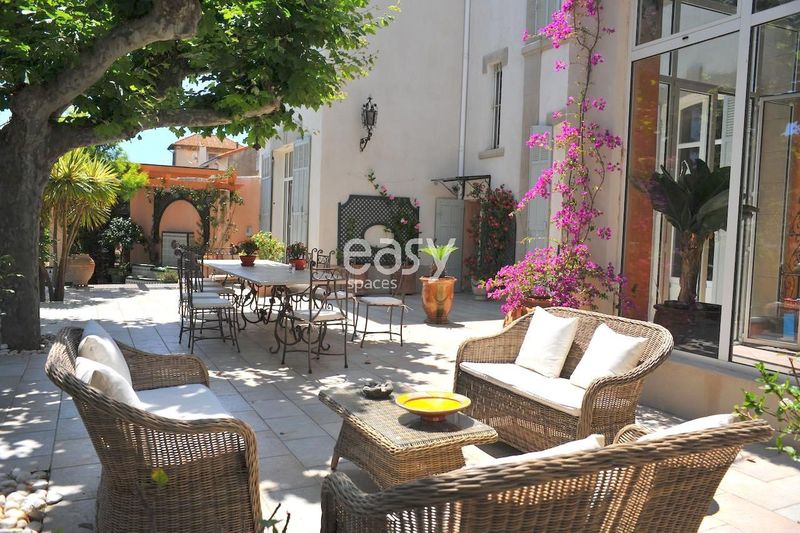 How to properly propose a location for a filming project in FRANCE with all necessary details