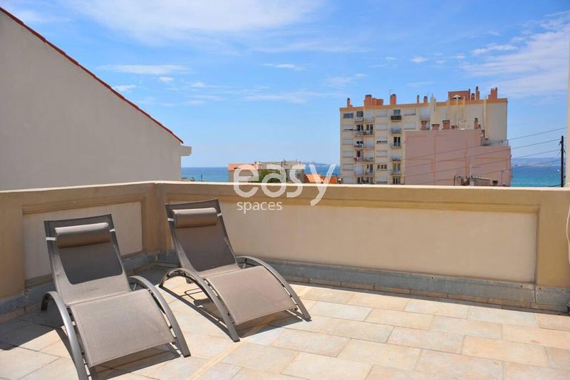 Place with terrace suitable for professional photo shoots in Marseille, FRANCE