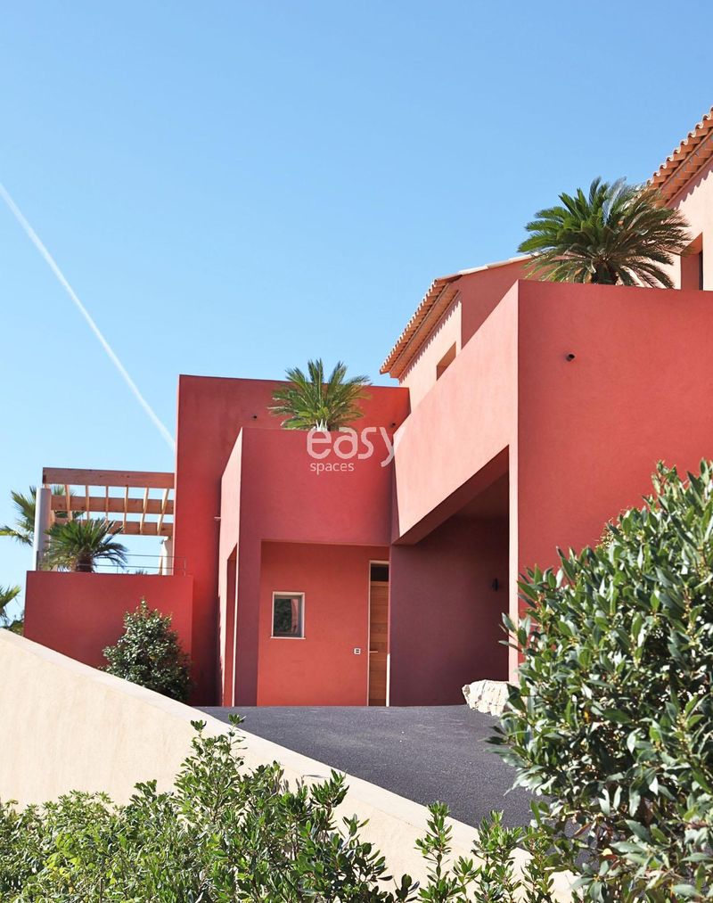 Where exactly can you find an appropriate setting or backdrop for a professional photo production?