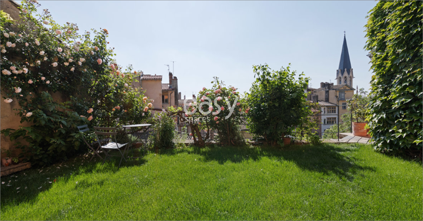 Shooting location in the central garden area of Lyon, FRANCE