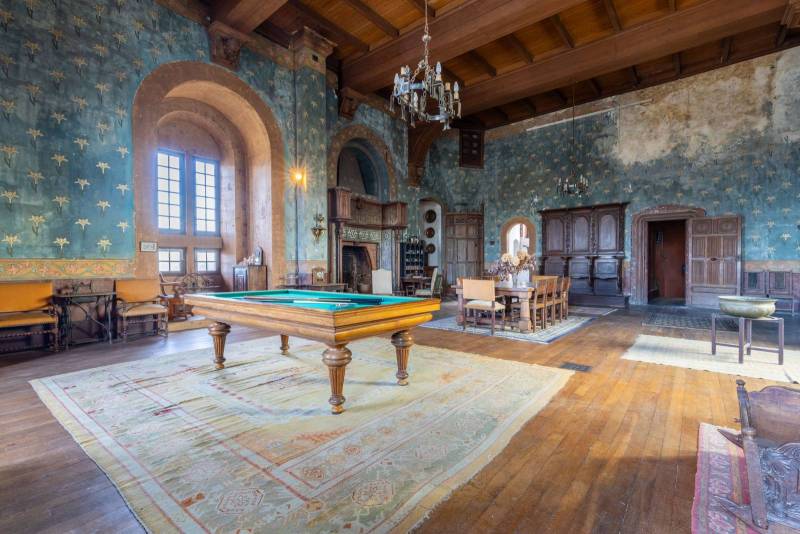 Rent a manor house for filming in Paris