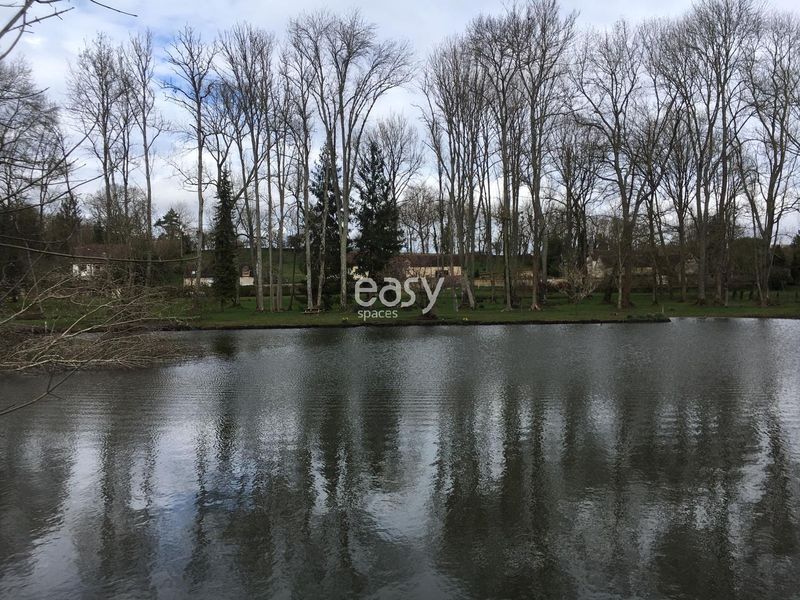 decor with lake for photo shooting in Paris, France