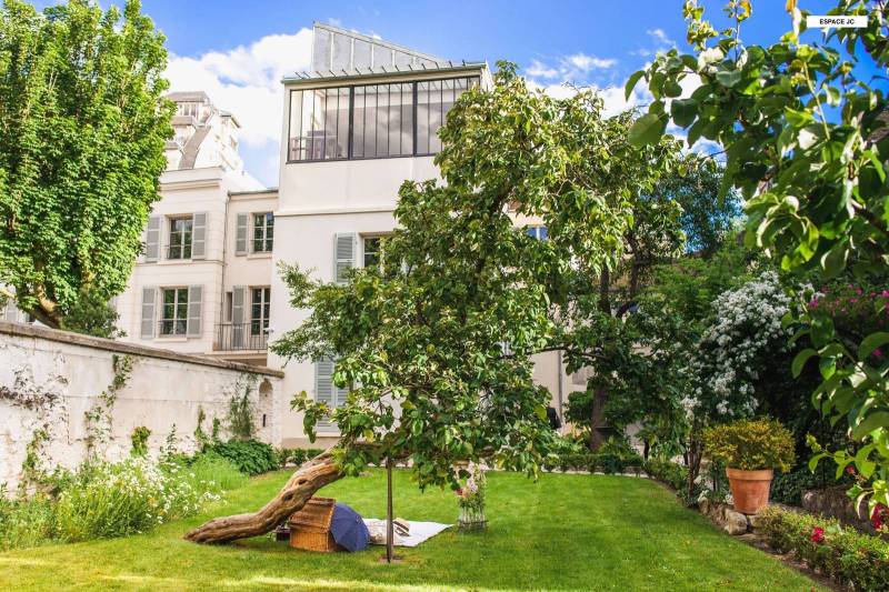 rent a venue for a cocktail reception in Paris