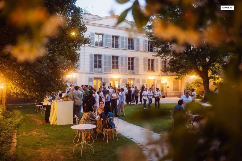 rent an unusual venue for a cocktail party in Paris