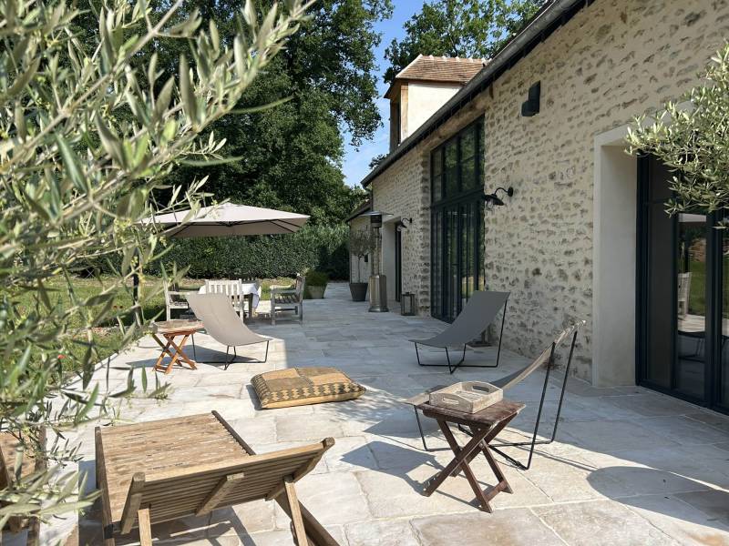 Country House Available for Rent for Photo Shoots Near Paris in France