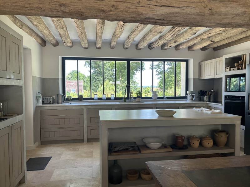 renting a house for a photo shoot near Paris in FRANCE with all necessary amenities