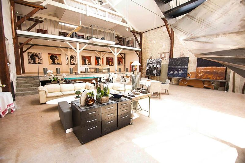 Place designated for vehicle launch in the city of Paris, FRANCE