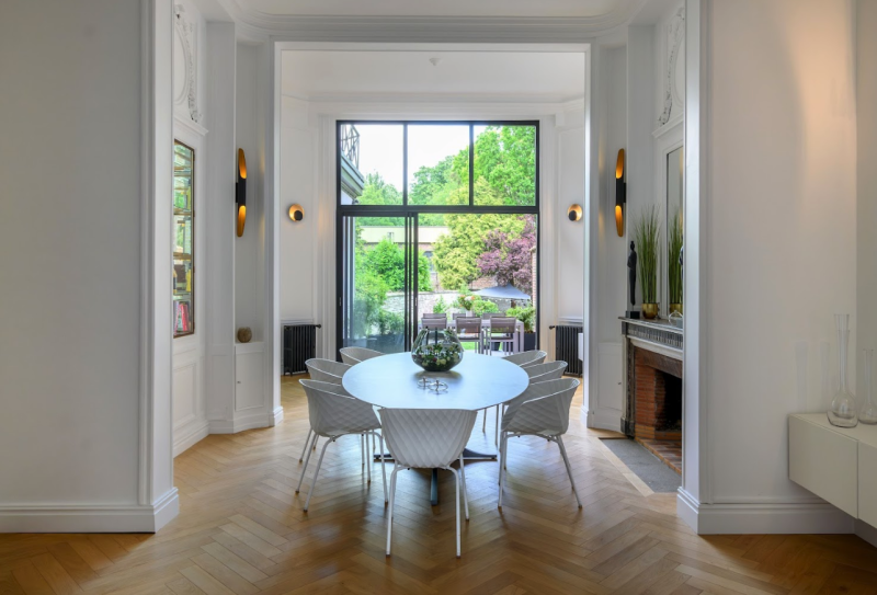 renting a house for a film shoot near Lille