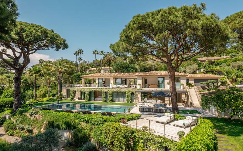 Contemporary villa available for professional photo shoots and filming projects in Saint-Tropez, France