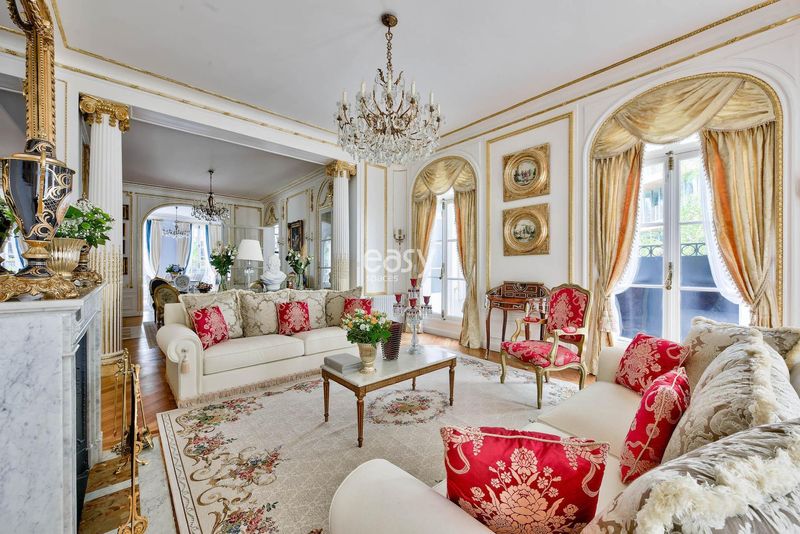 Parisian apartment available for rent in FRANCE for film shooting purposes