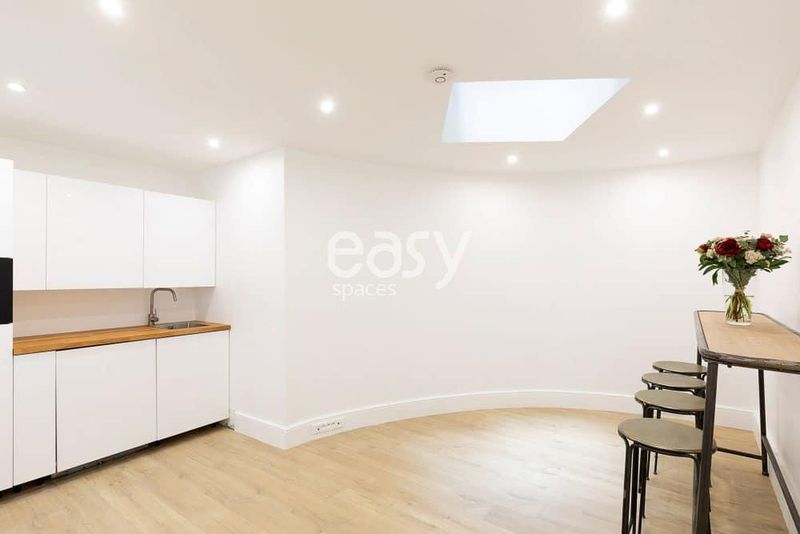 Location of the pop-up store in the city of Paris, FRANCE