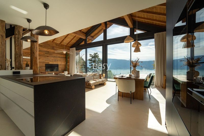 Film shooting location with a scenic view of Lake Annecy in France