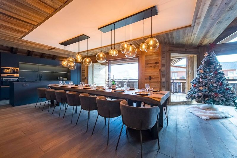 mountain location for an outdoor photo shoot in FRANCE with breathtaking natural scenery