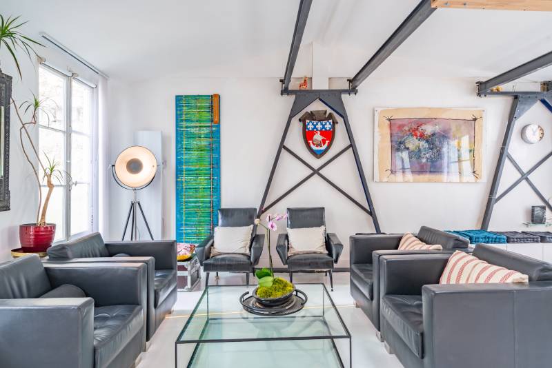 Unusual and Unique Photoshoot Location in Paris, France Offering Distinctive Settings