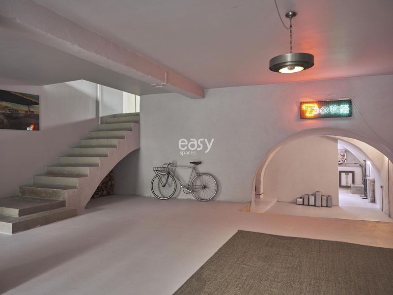 showroom space near Montpellier, FRANCE