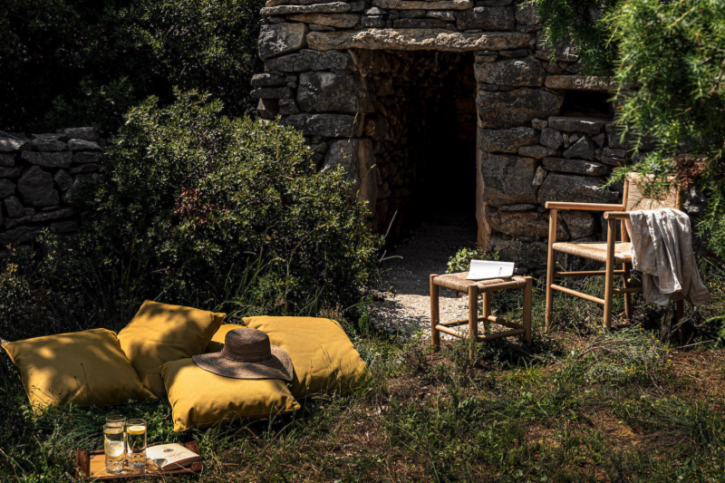 Photo shooting location in the picturesque Luberon region of FRANCE