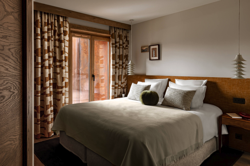 rent a chalet for a fashion photoshoot in FRANCE in a stunning natural setting