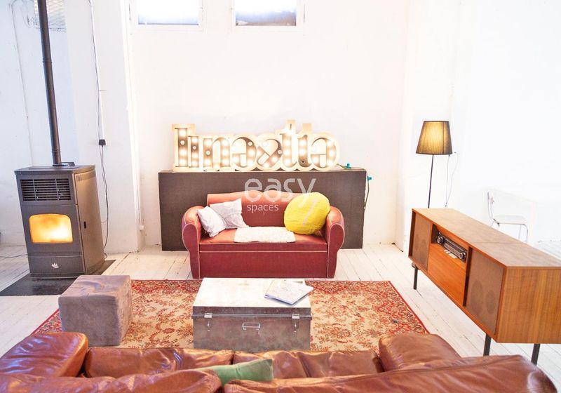 Contemporary loft space ideally designed for professional photo shoots in Toulouse