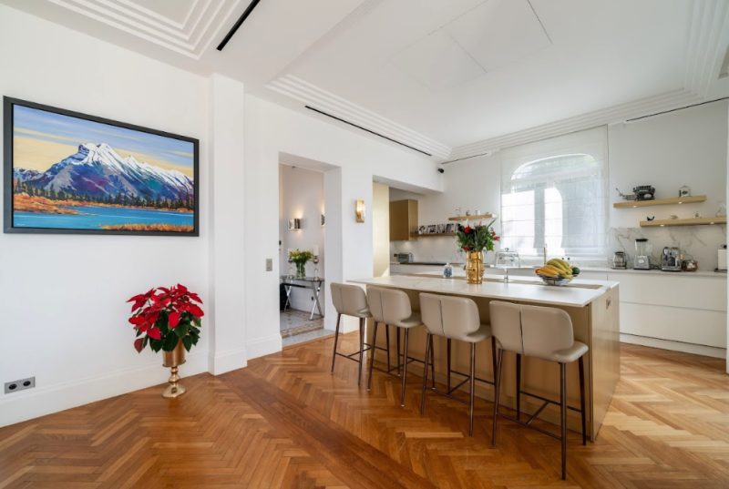 Riviera villa for Cannes shooting