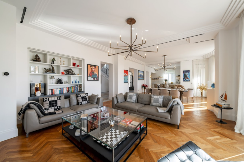 Rent a villa with sea view for filming in Cannes
