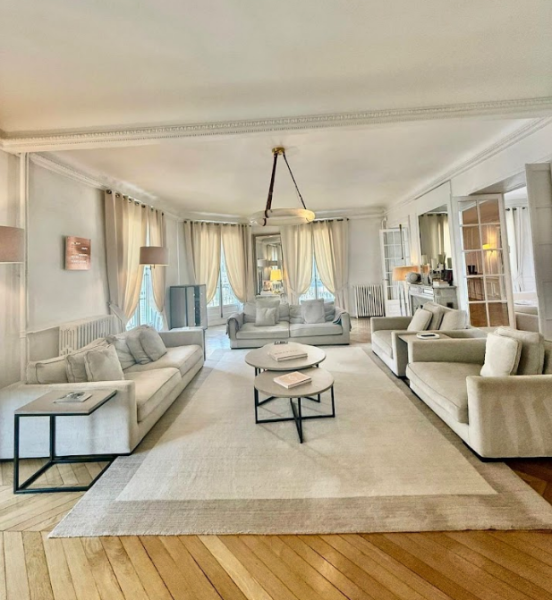 Haussmannian apartment for rent for photo shoots in the center of Paris