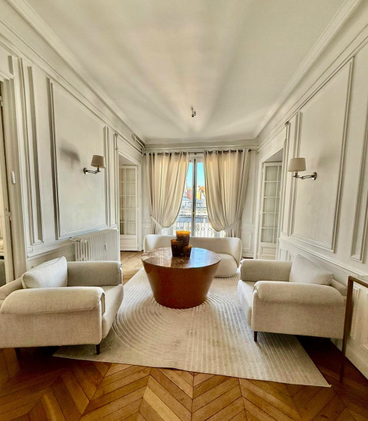 Parisian apartment for photo shoots in central Paris