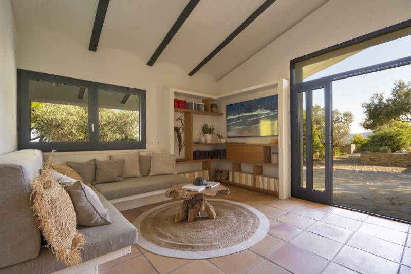 Filming location in Cadaqués, a picturesque coastal town in FRANCE renowned for its stunning landscapes and artistic heritage