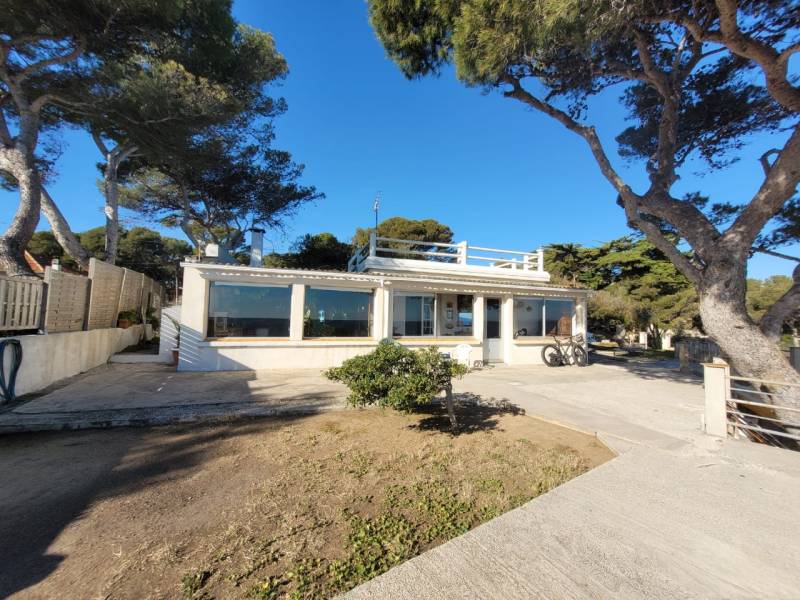 Location of the photo shoot with a beautiful sea view in FRANCE