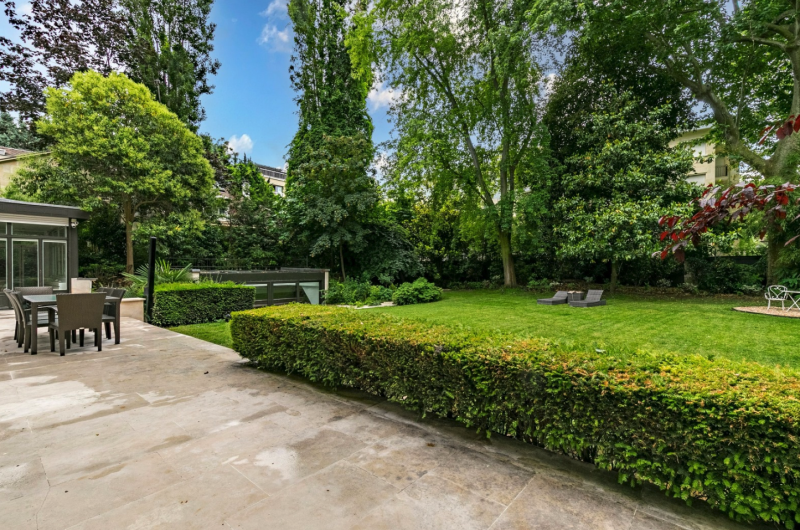 luxurious private mansion rental for professional photoshoots and film productions in Paris FRANCE