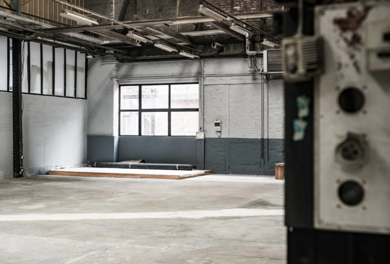 Raw space for events in Paris