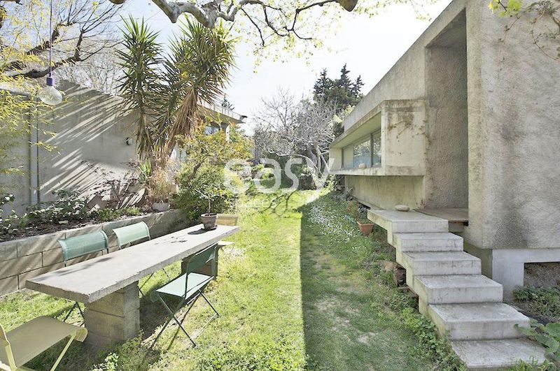 urban scenery featuring various elements ideal for photographic shots