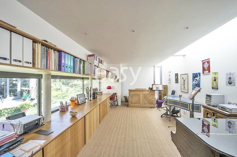 Renting out your house to be used for a professional photo shoot session