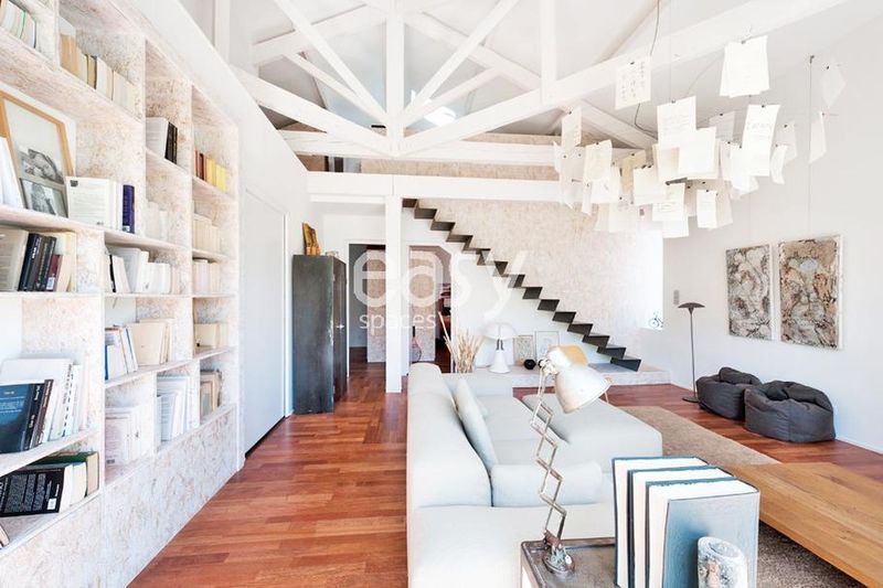 renting a spacious and modern loft specifically designed for a professional photo production in the vibrant city of Marseille