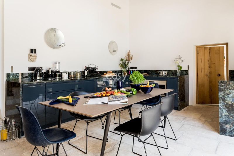 villa available for rent for filming purposes in the beautiful south of FRANCE