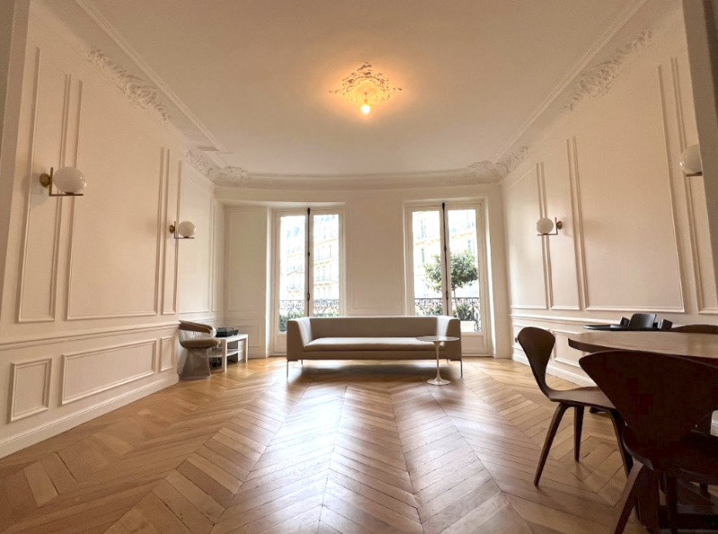 Rent a Haussmann-style set for filming in Paris