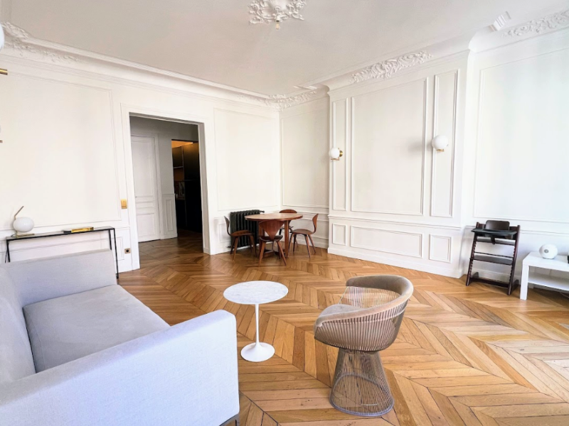 Renting a Haussmannian apartment for Parisian photo shoots