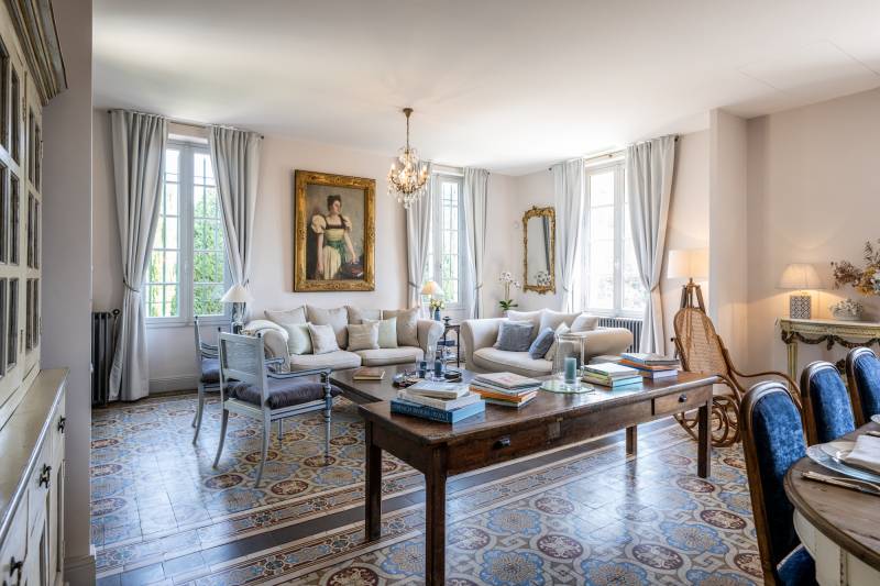 Riviera villa located in FRANCE perfect for professional photo shooting sessions and visual productions