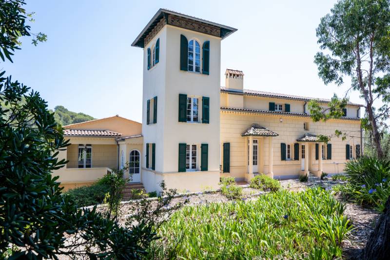 Beautiful and spacious French residence available for professional photo production rental