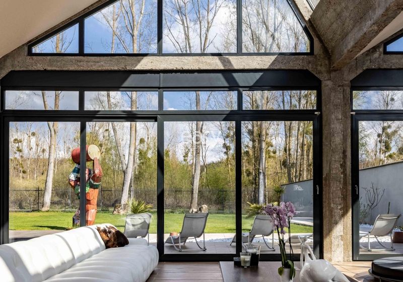 loft available for rent specifically for filming purposes in Paris, FRANCE