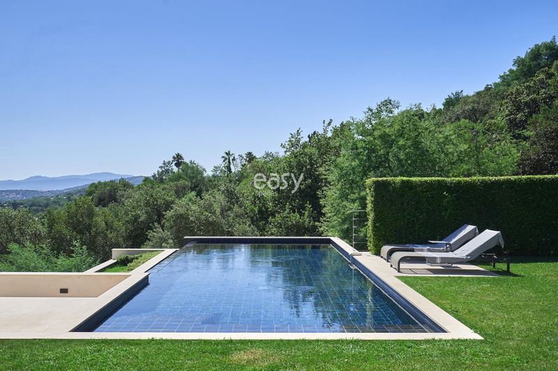 Villa rental with swimming pool and sea view for photo shoot in Saint Tropez, Var department, FRANCE