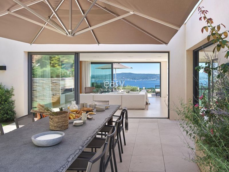 Rent a sea view shooting location in the department number 83 in FRANCE