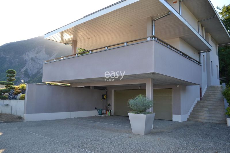 Place designated for automobile photo shoot location in FRANCE