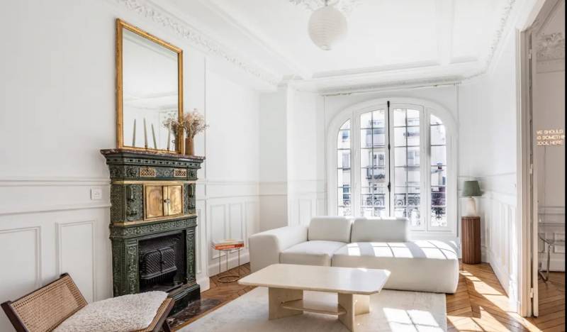 Parisian apartment available for rent in France for film shooting and production purposes